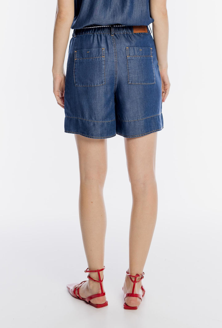 Jeansowy komplet z falbanami i ozdobnym sznurkiem