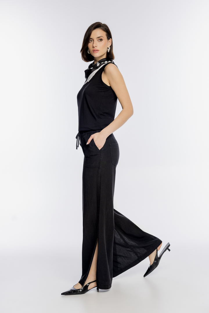 Czarne luźne spodnie z wiązaniem w pasie