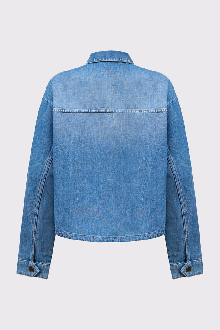 Jasnoniebieska koszulowa kurtka jeansowa z dużymi kieszeniami
