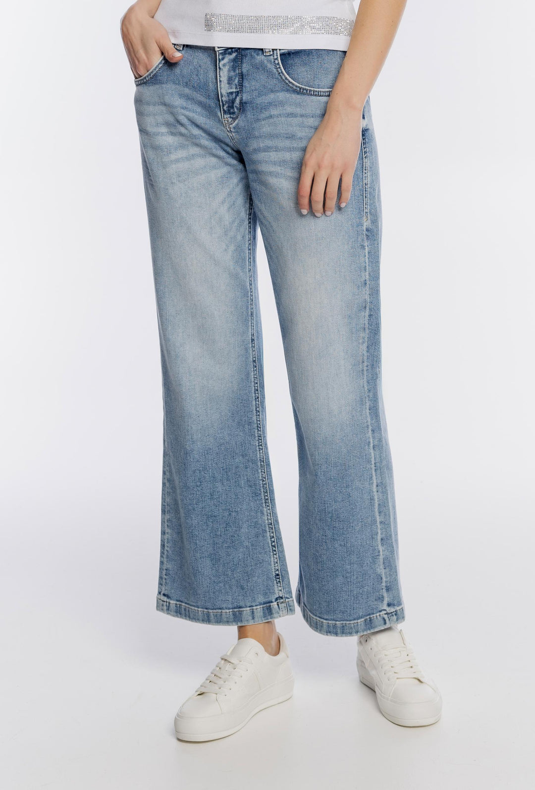 Damskie jeansy z szerokimi nogawkami i wysokim stanem