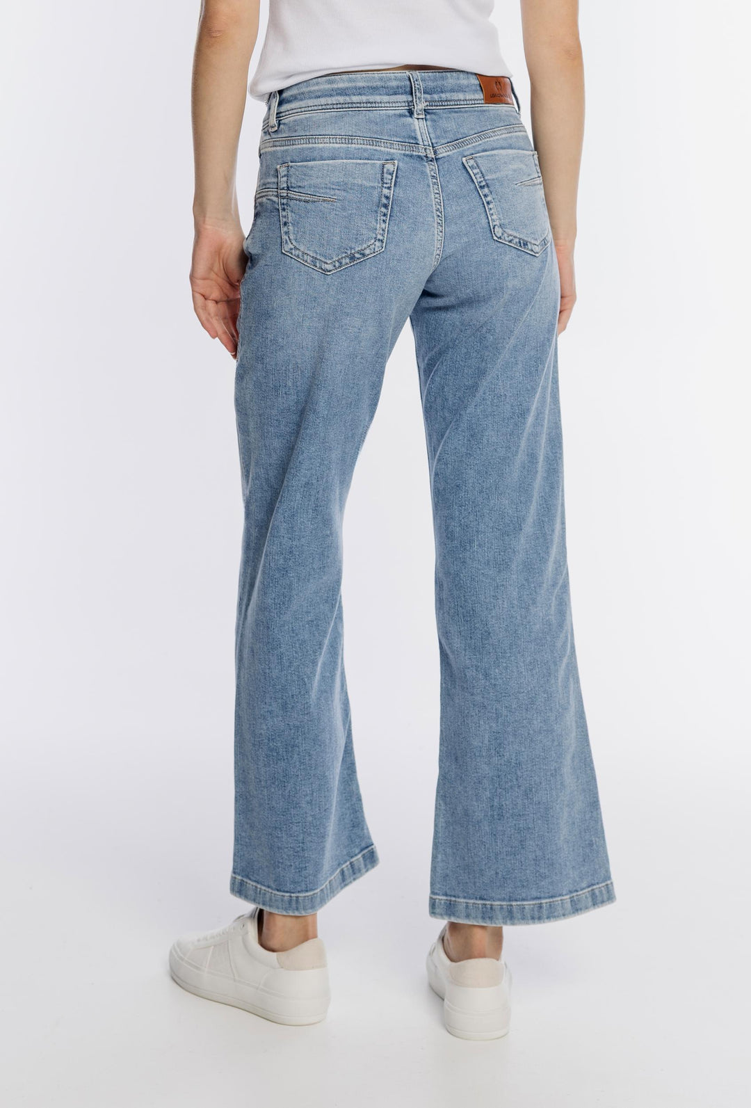 Damskie jeansy z szerokimi nogawkami i wysokim stanem