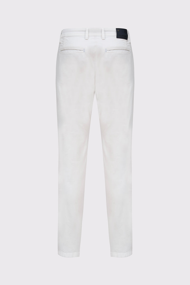 Męskie białe spodnie chino Campione z haftem