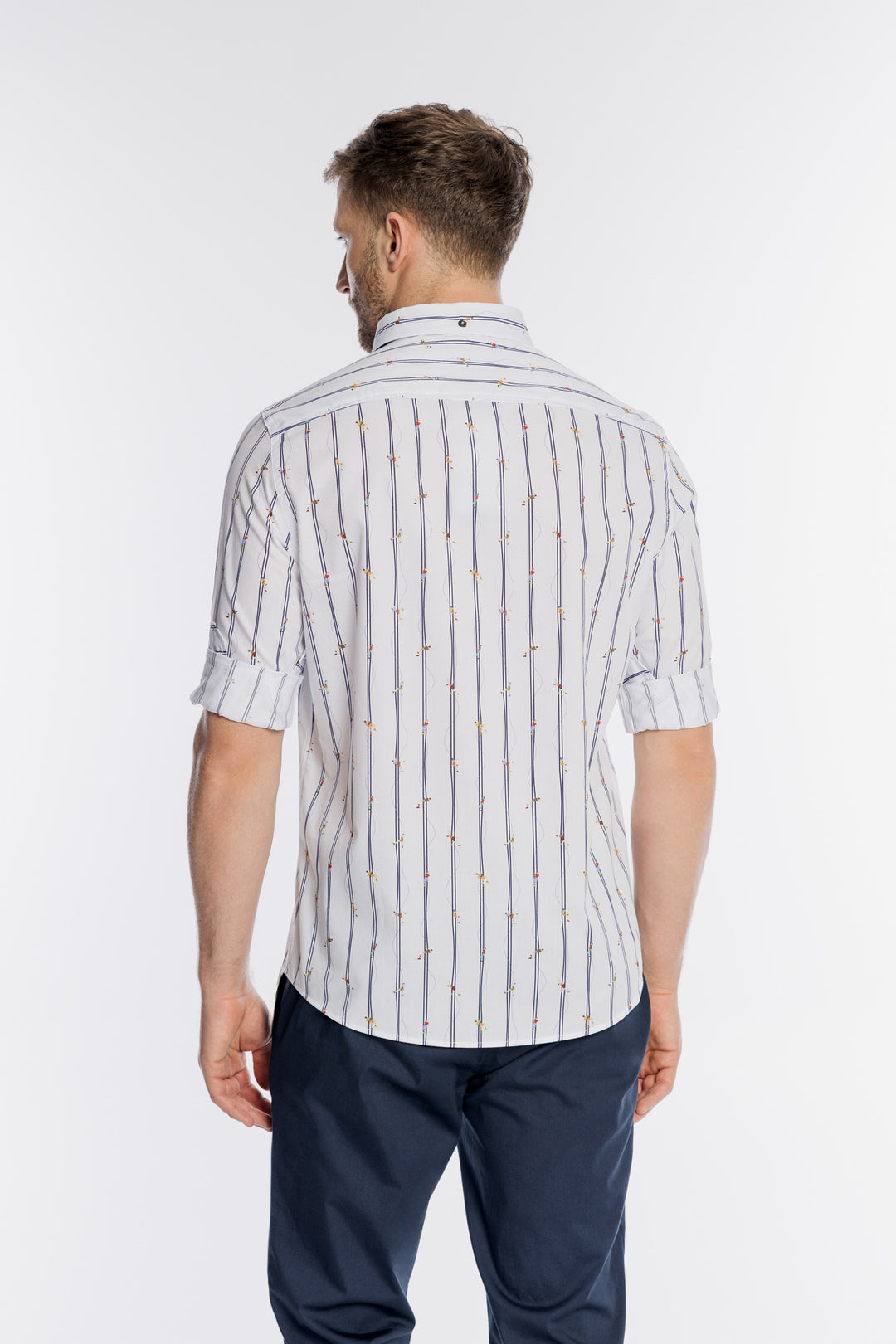 Męska biała koszula Modern Fit w żaglówki