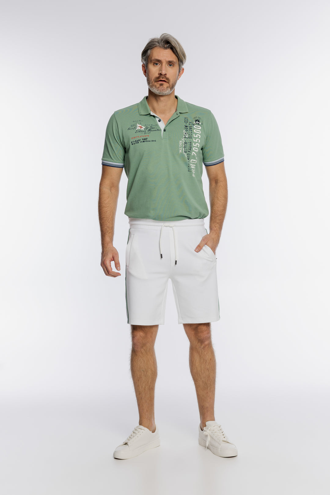 Białe męskie szorty dresowe z lampasami Campione