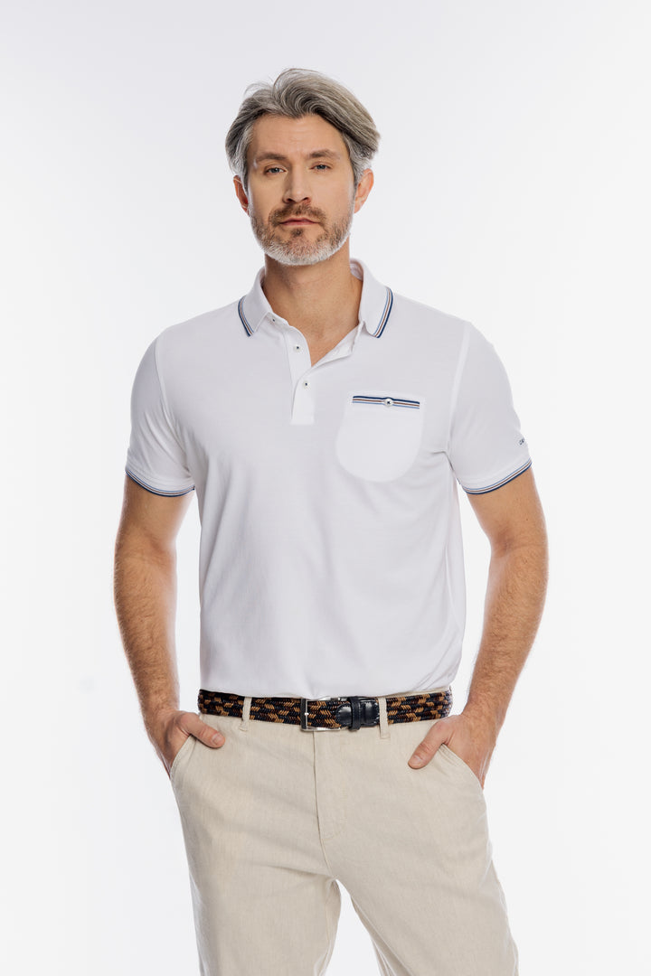 Klasyczna biała męska koszulka polo z kieszonką
