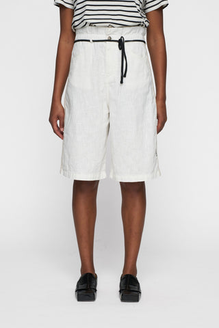 Damskie spodnie bermudy w kolorze ecru