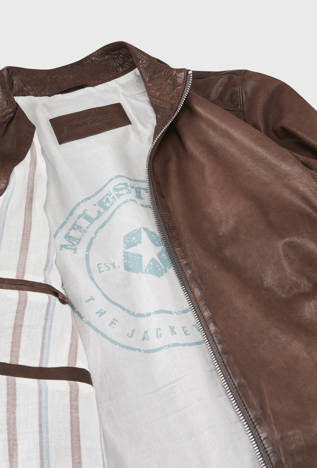 Brązowa kurtka skórzana