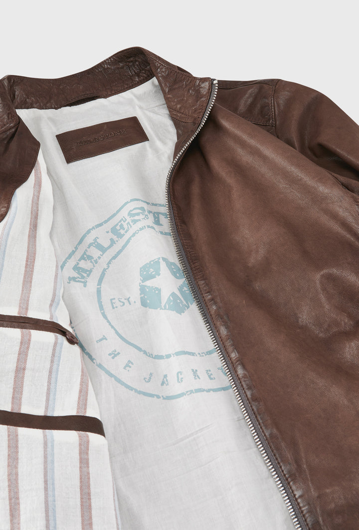 Brązowa kurtka skórzana