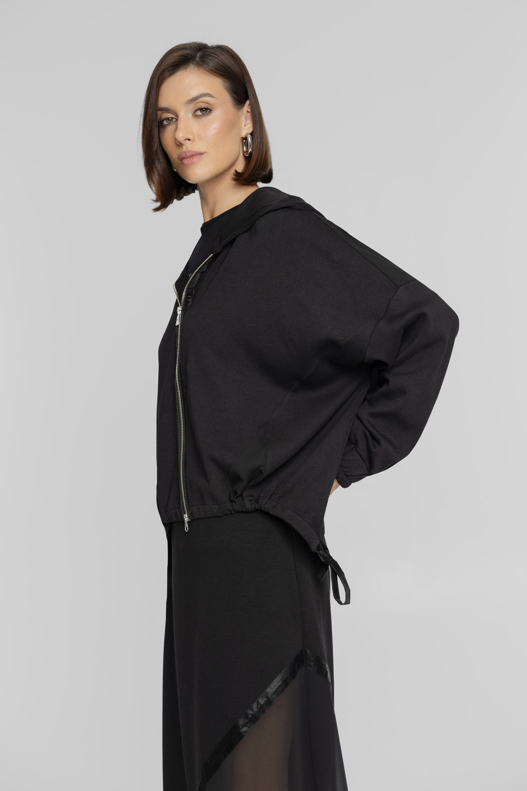 Czarna bluza z kapturem i zamkiem oversize