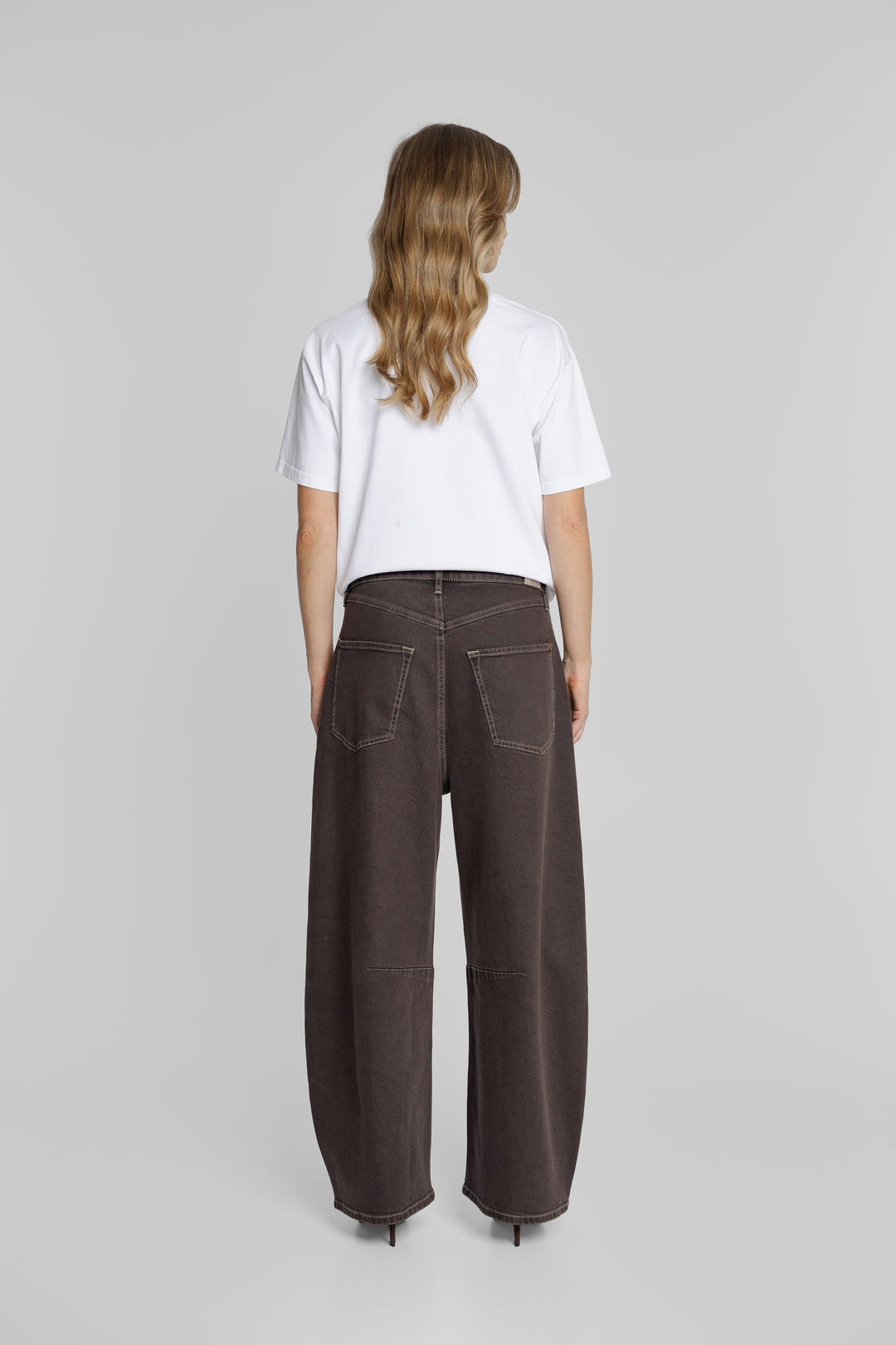 Brązowe jeansy wide leg Campione