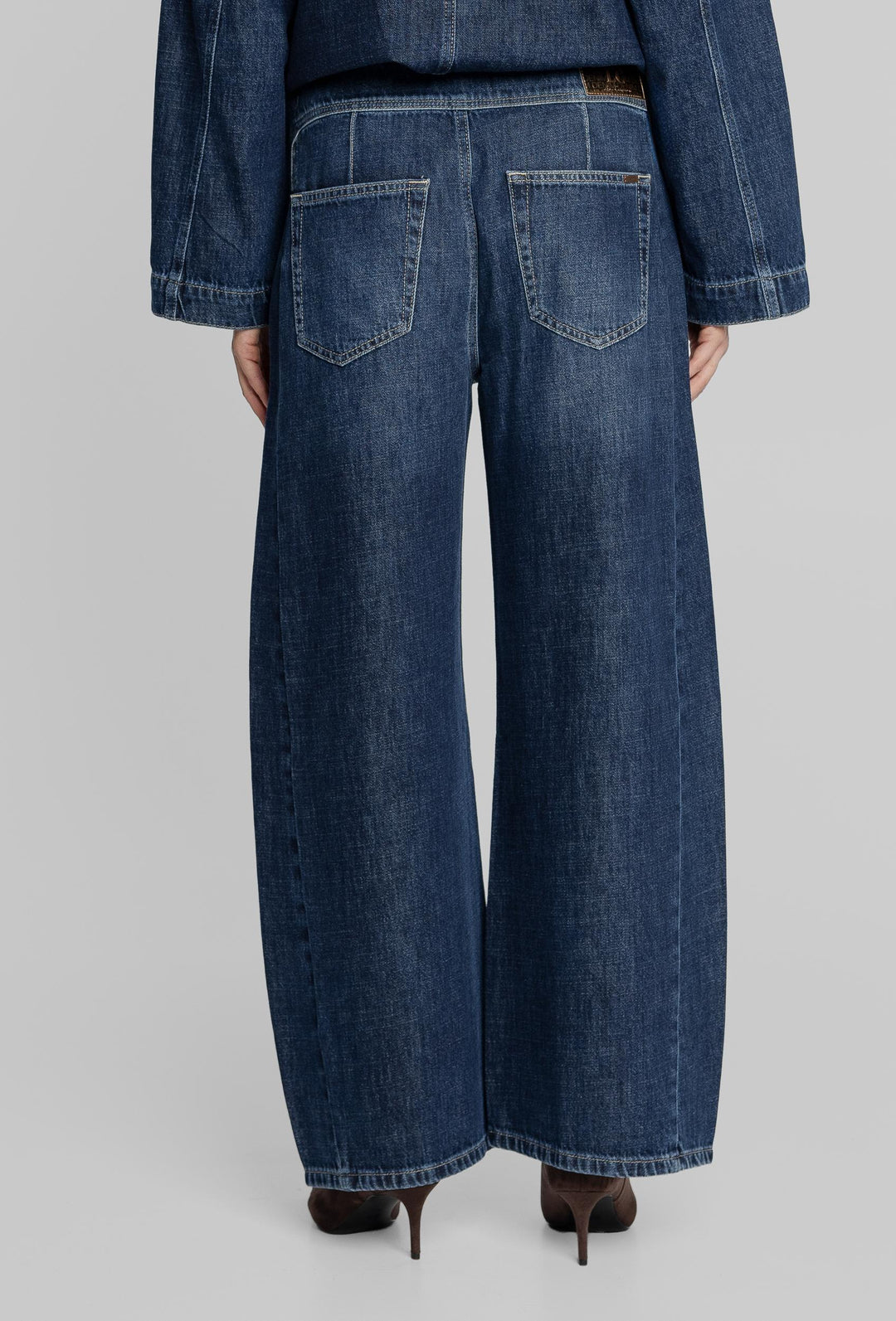 Niebieskie jeansy damskie wide leg Campione
