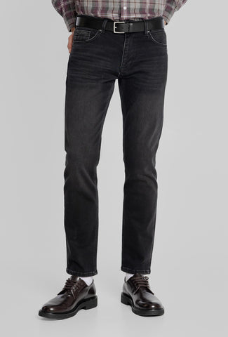 Męskie jeansy Regular Fit w czarnym spraniu
