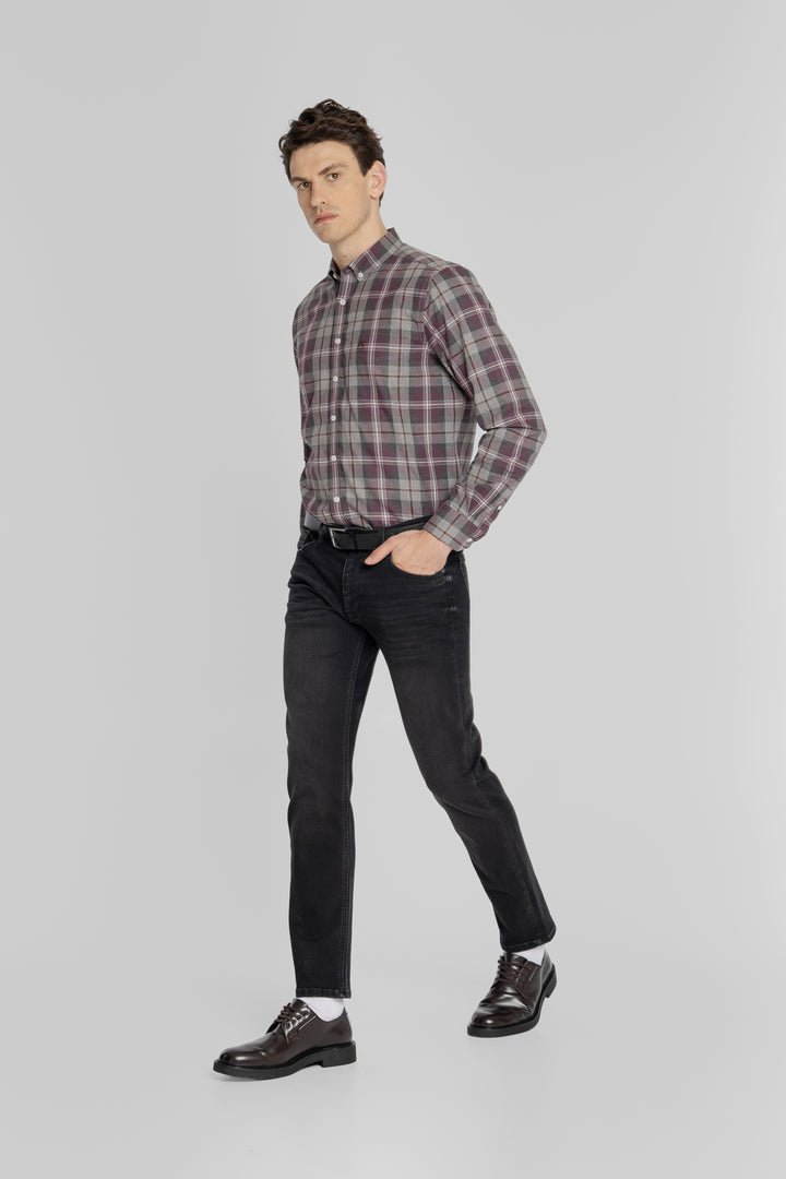Męskie jeansy Regular Fit w czarnym spraniu