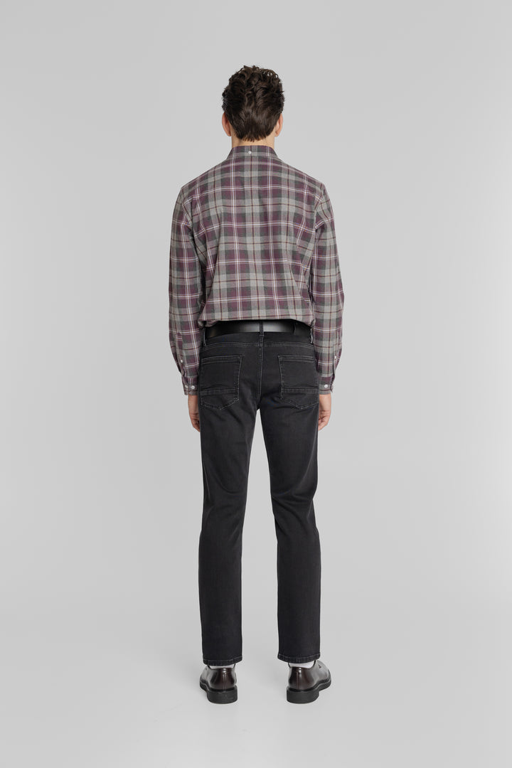 Męskie jeansy Regular Fit w czarnym spraniu