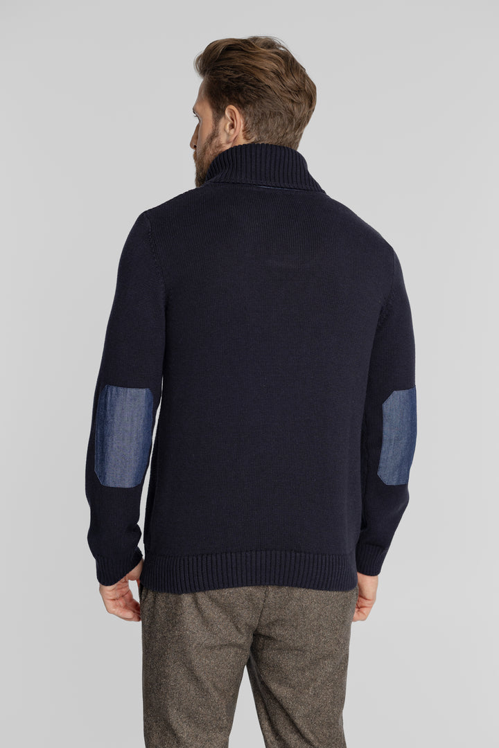 Granatowy sweter męski z szalowym kołnierzem