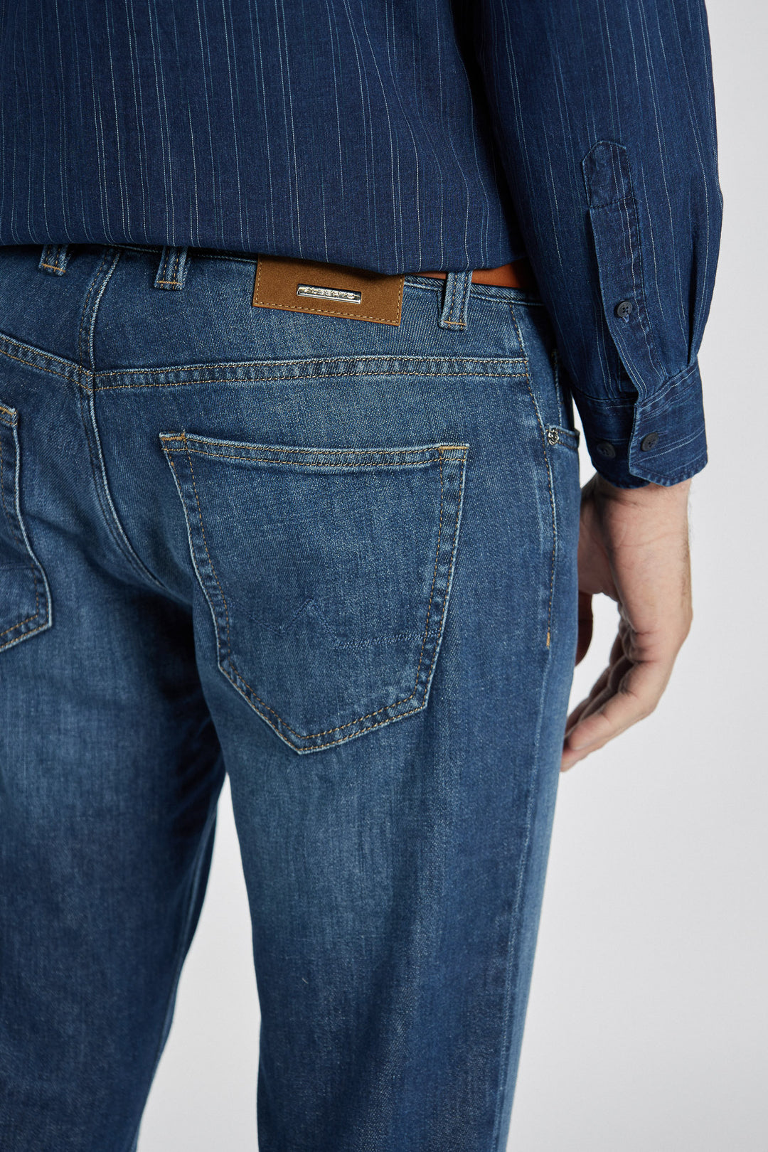 Męskie spodnie jeansowe granatowe o prostym kroju