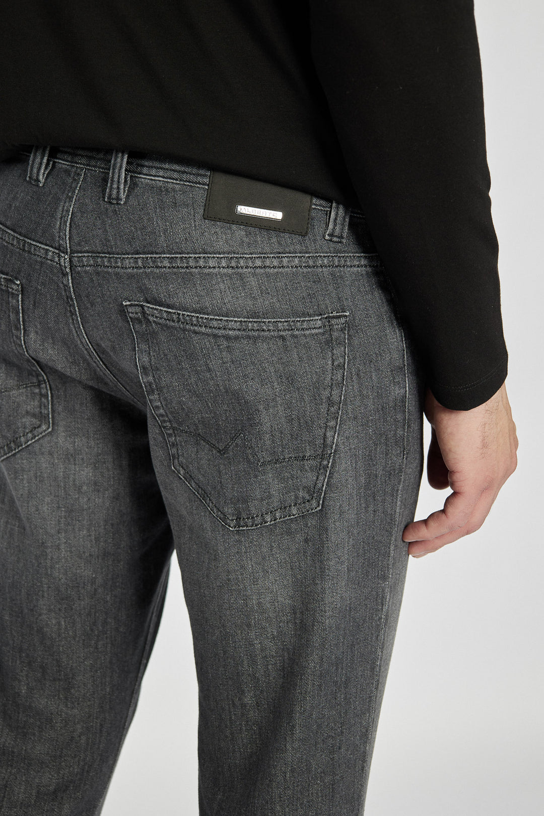 Męskie spodnie jeansowe szare o prostym kroju