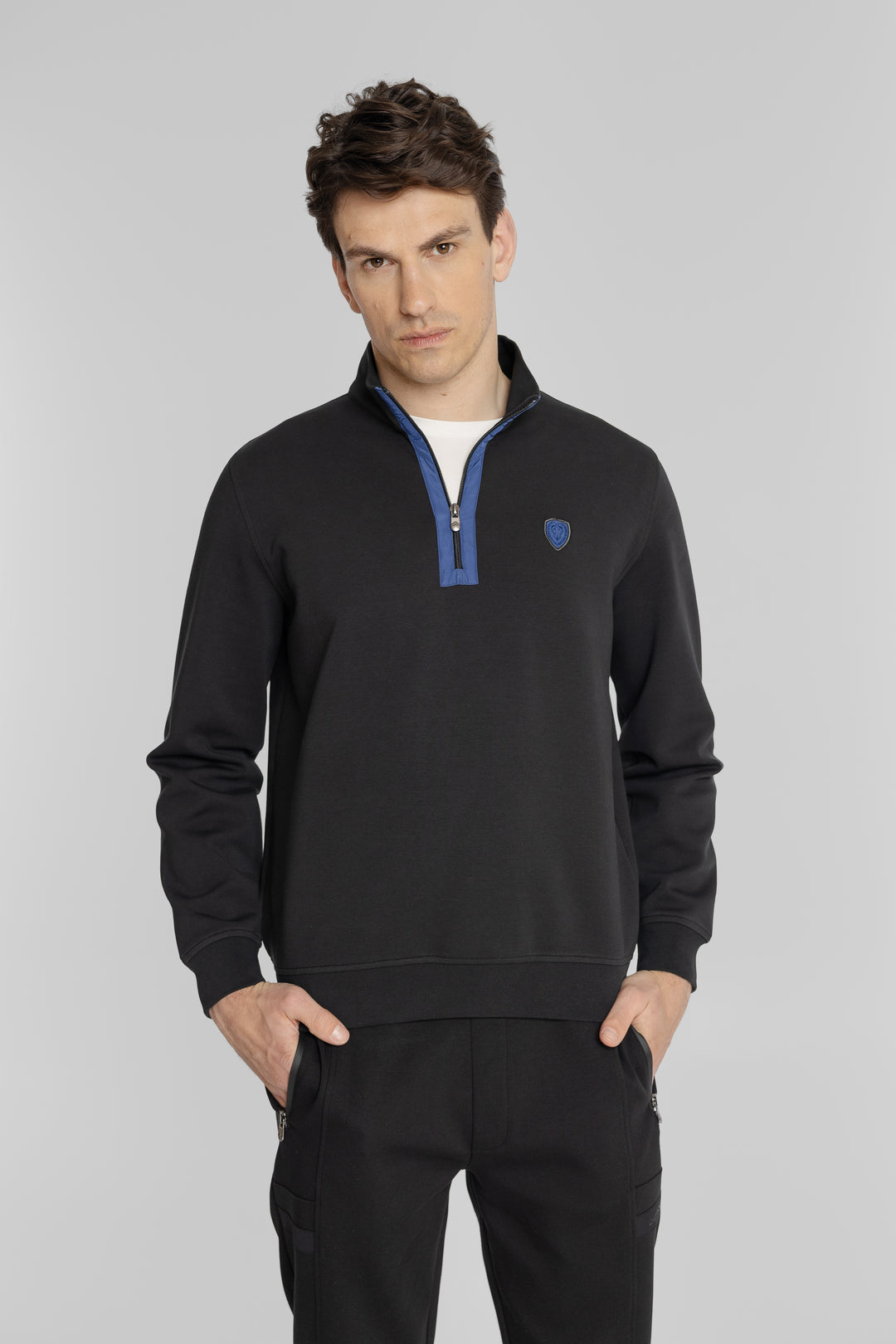 Męska bluza ze stójką i zamkiem 1/4 czarna Regular Fit
