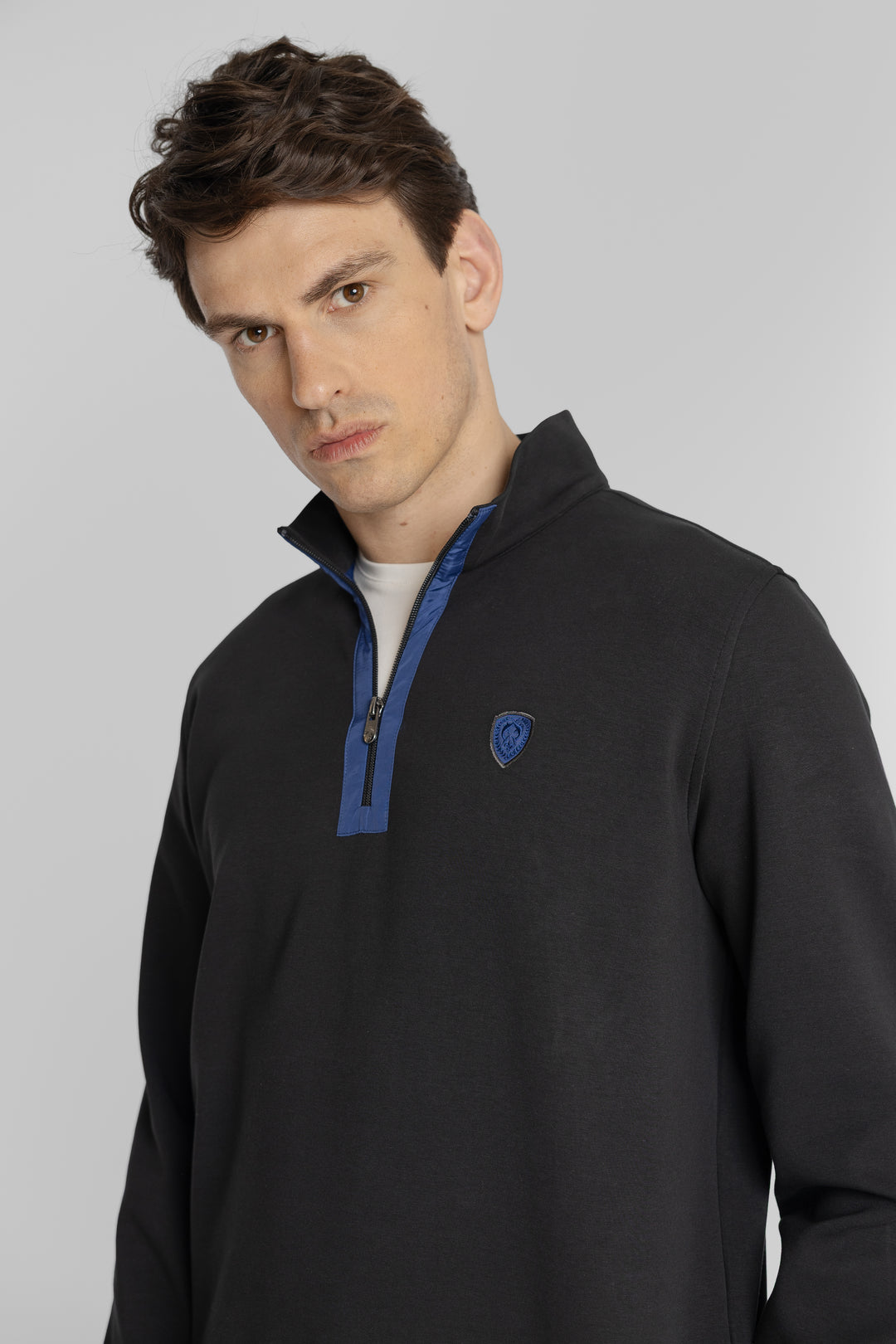 Męska bluza ze stójką i zamkiem 1/4 czarna Regular Fit