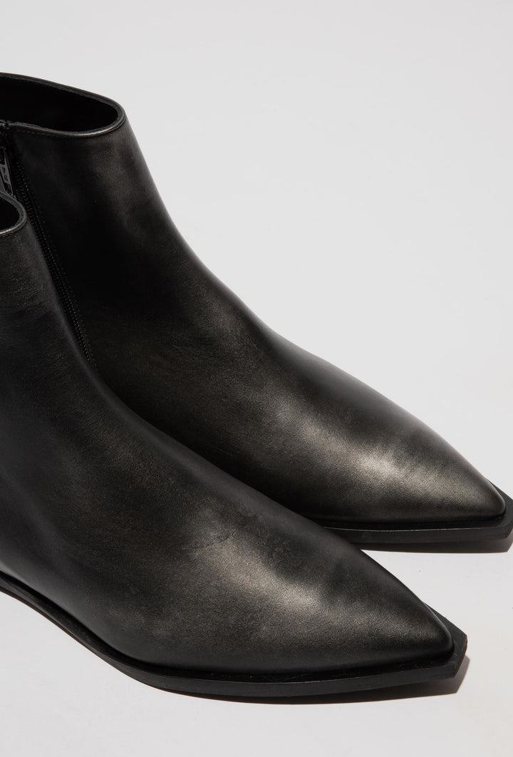 Botki skórzane z kwadratowym noskiem