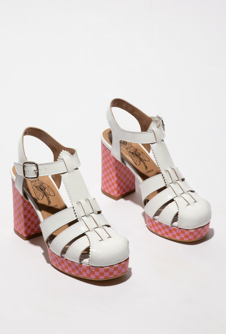 Białe sandały na kolorowym słupku FLY LONDON