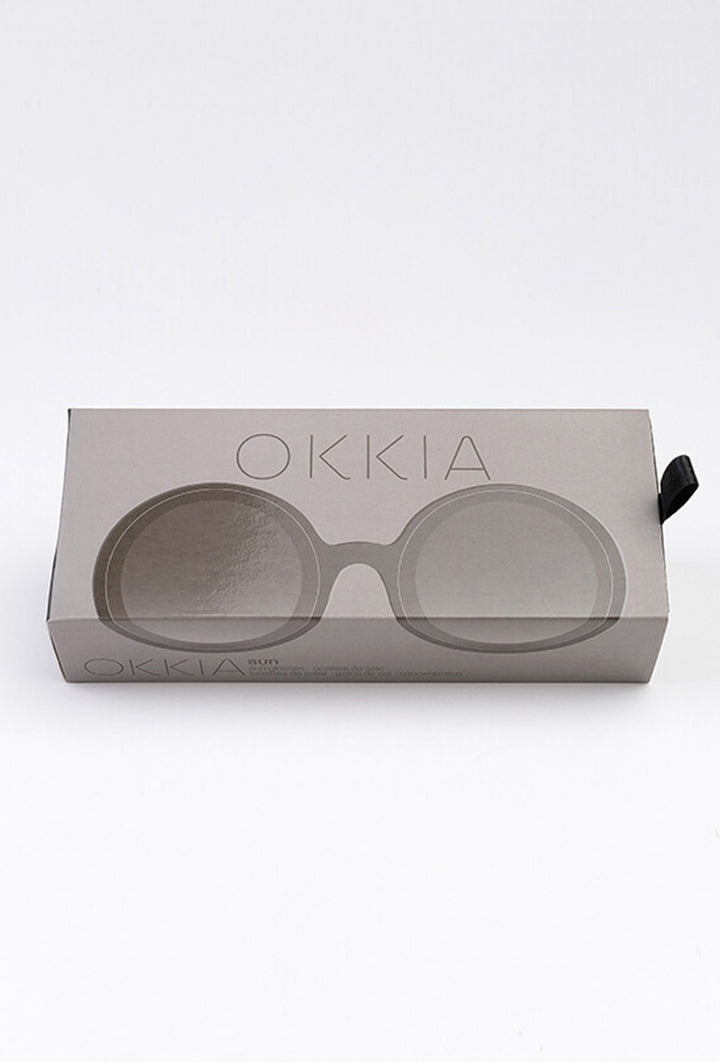 Czarne okrągłe okulary przeciwsłoneczne oversize marki OKKIA