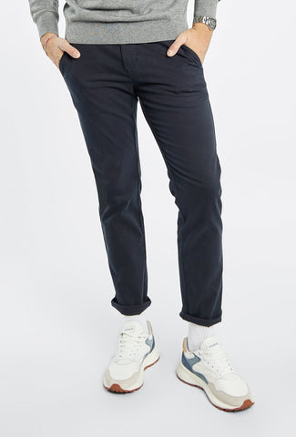 Eleganckie spodnie męskie chinos Primodi w kroju skinny w kolorze granatowym